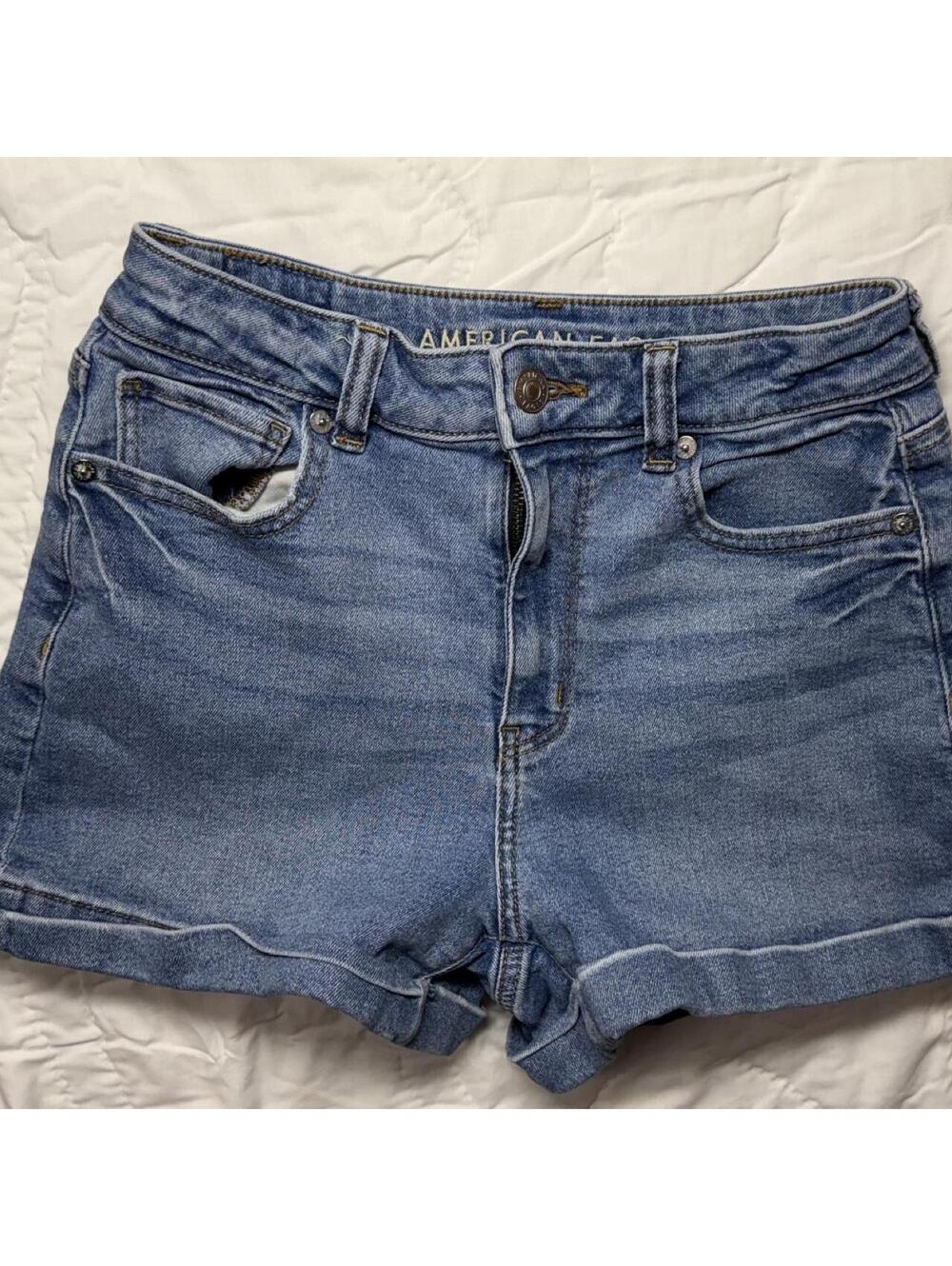 American Eagle blue denim shorts Size: 0
